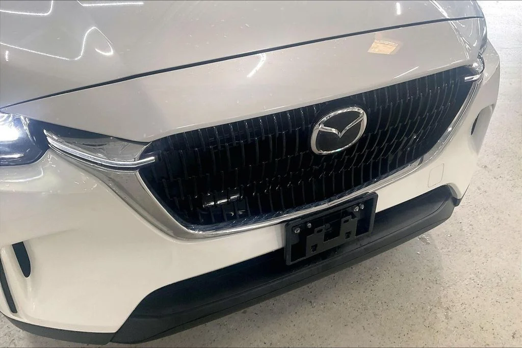 Used 2024 White Mazda Preferred image 32