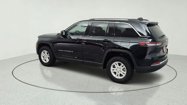 Used 2023 Black Jeep Laredo image 41