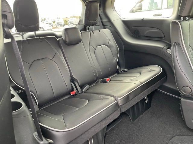 New 2026 Bright White Clearcoat Chrysler Limited image 13