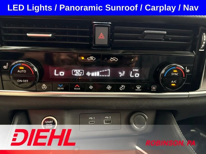 Used 2021 Gold Nissan Platinum image 35