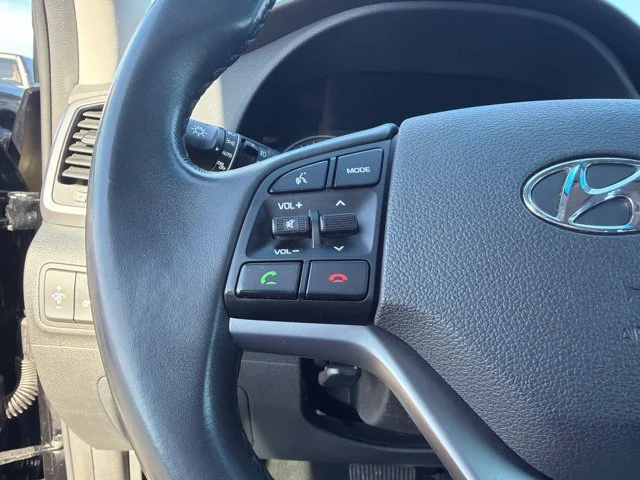 Used 2018 Black Noir Pearl Hyundai Value image 21