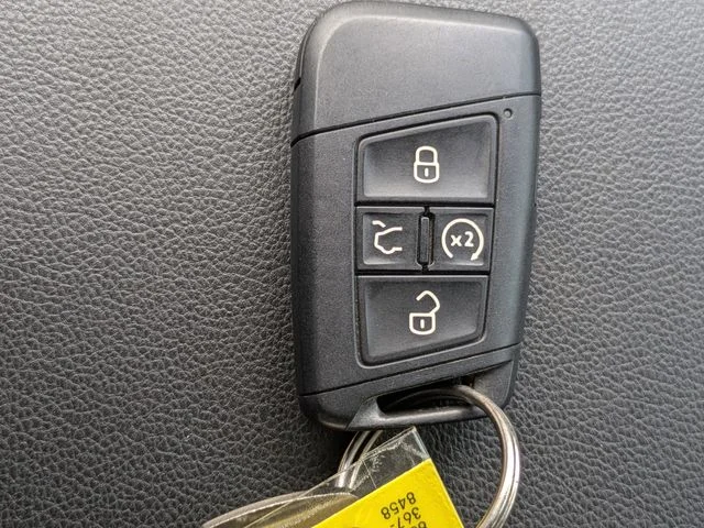 Certified Used 2019 Silver Volkswagen 3.6L V6 SE image 28