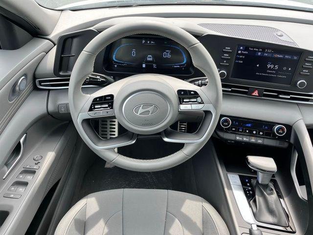 2025 Hyundai Elantra SEL - Photo 8