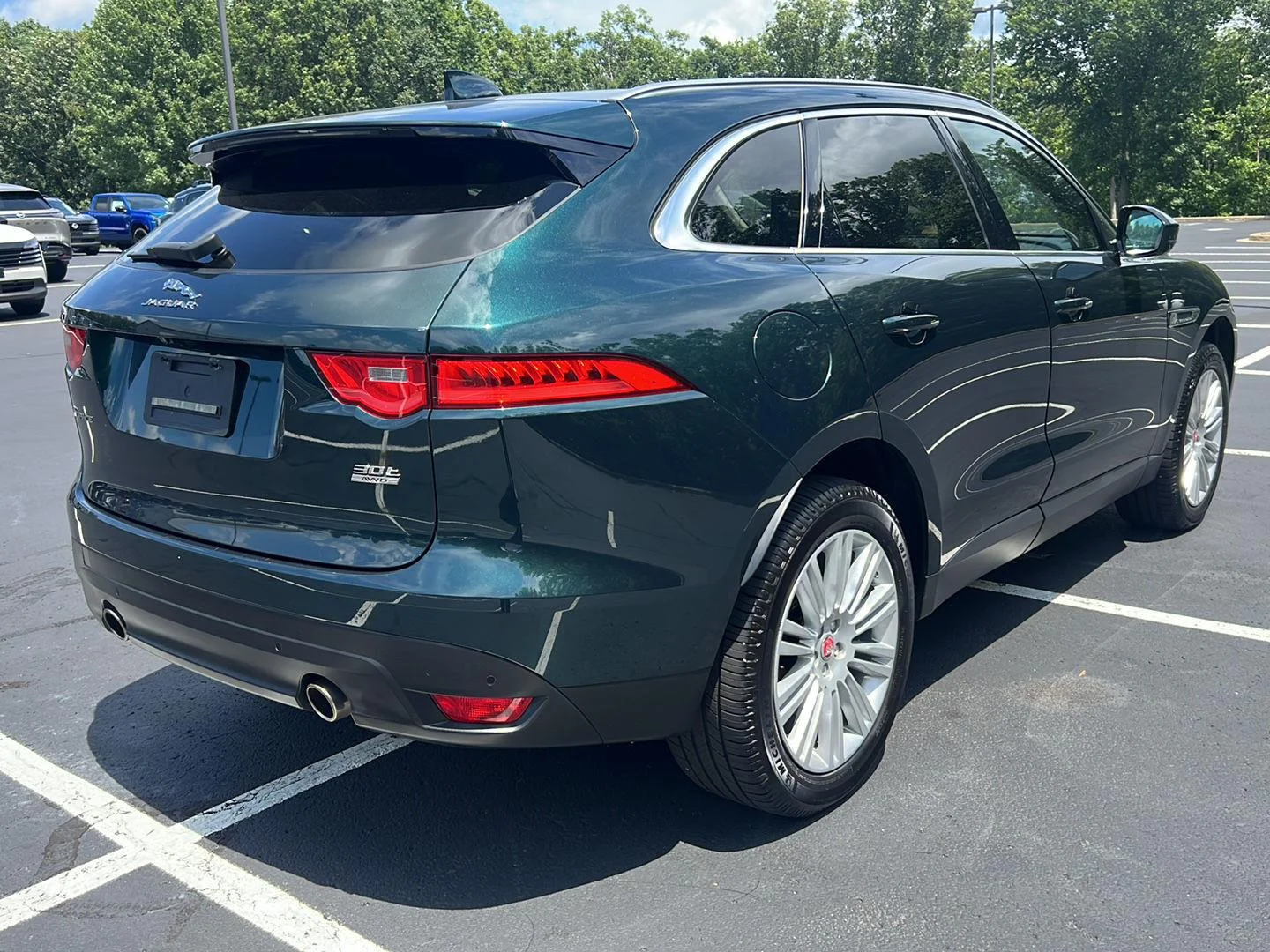 Used 2018 Yulong White Metallic Jaguar 30t Portfolio image 5