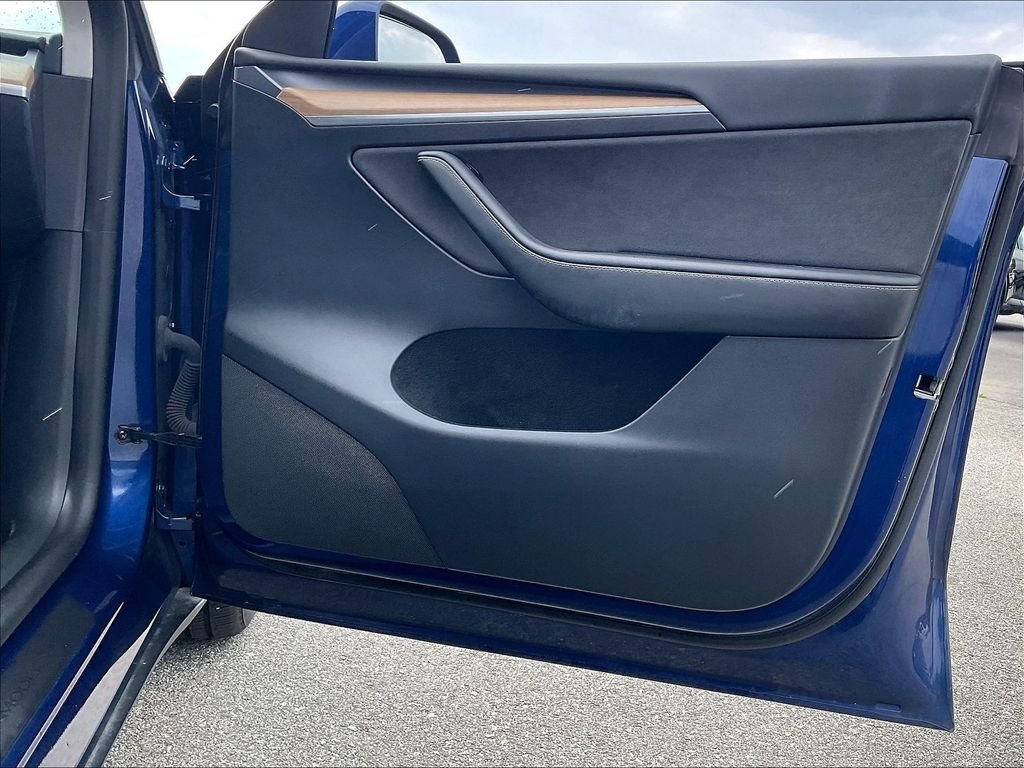 Used 2022 Deep Blue Metallic Tesla Long Range image 11