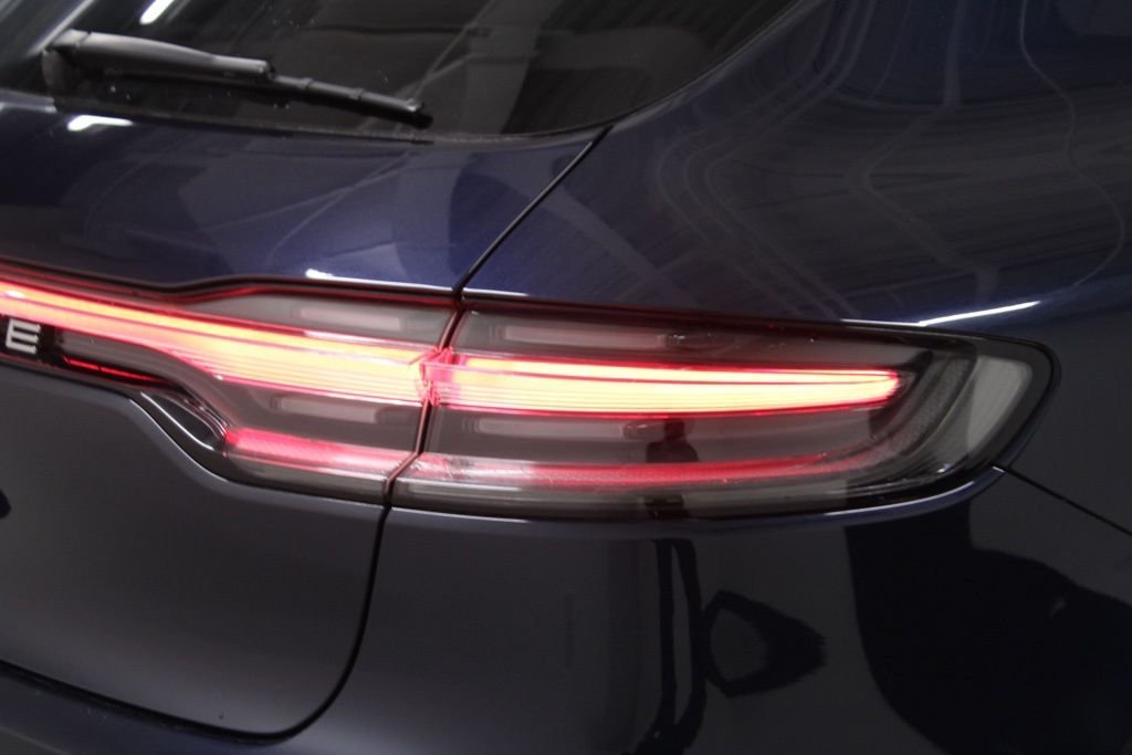 Used 2022  Porsche S image 12