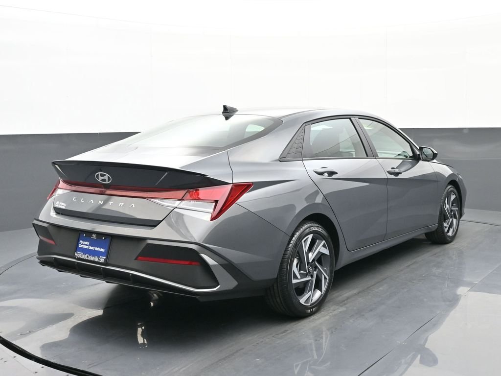 Certified Used 2025 Gray Hyundai SEL Sport image 4