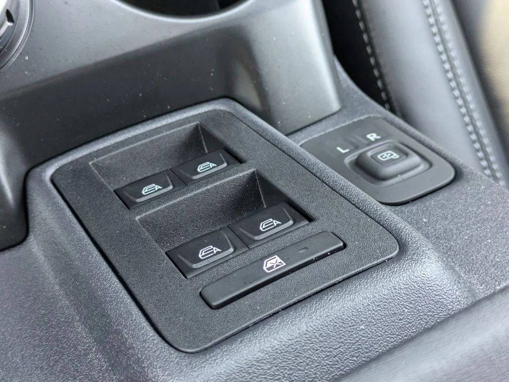 New 2026 Avalanche Gray Ford Outer Banks image 25