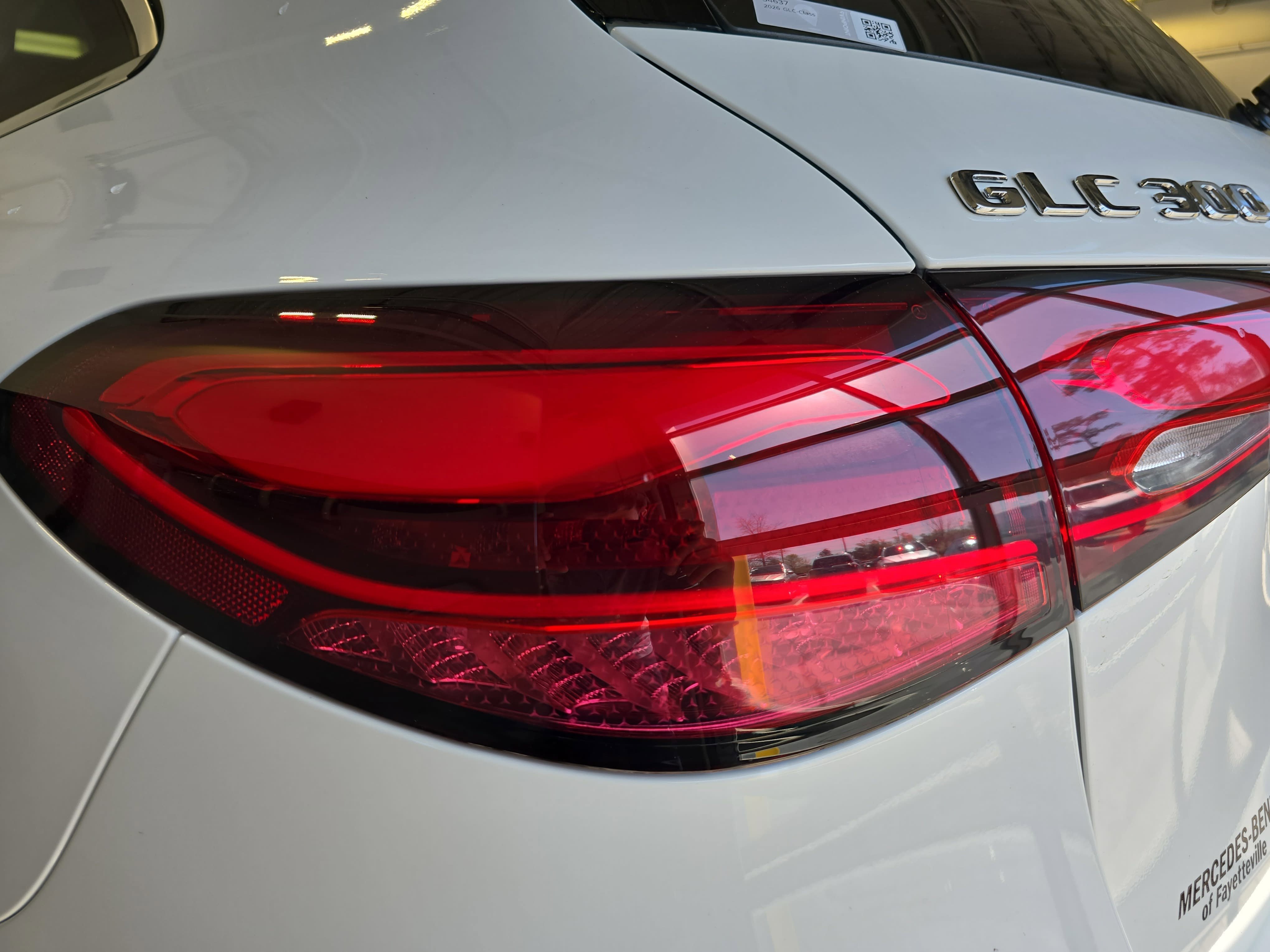 New 2026 Polar White Mercedes-Benz GLC300 image 37