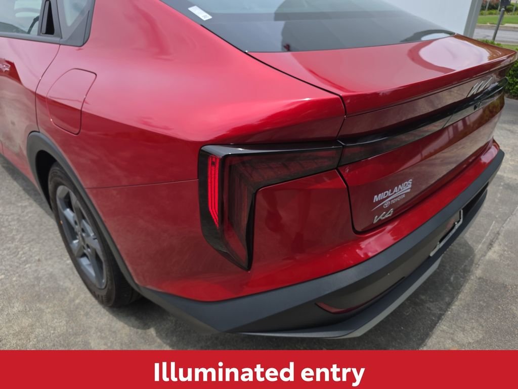 2025 Kia K4 LXS - Photo 8