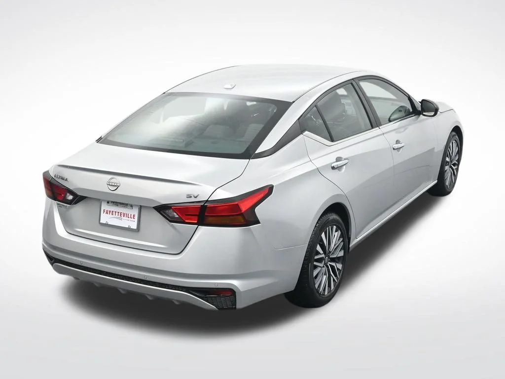 Used 2024 Silver Nissan 2.5 SV image 24