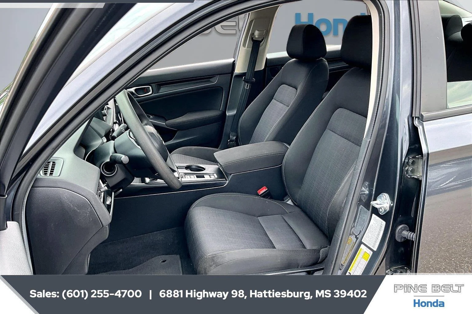 Used 2025 Meteorite Gray Metallic Honda LX image 18