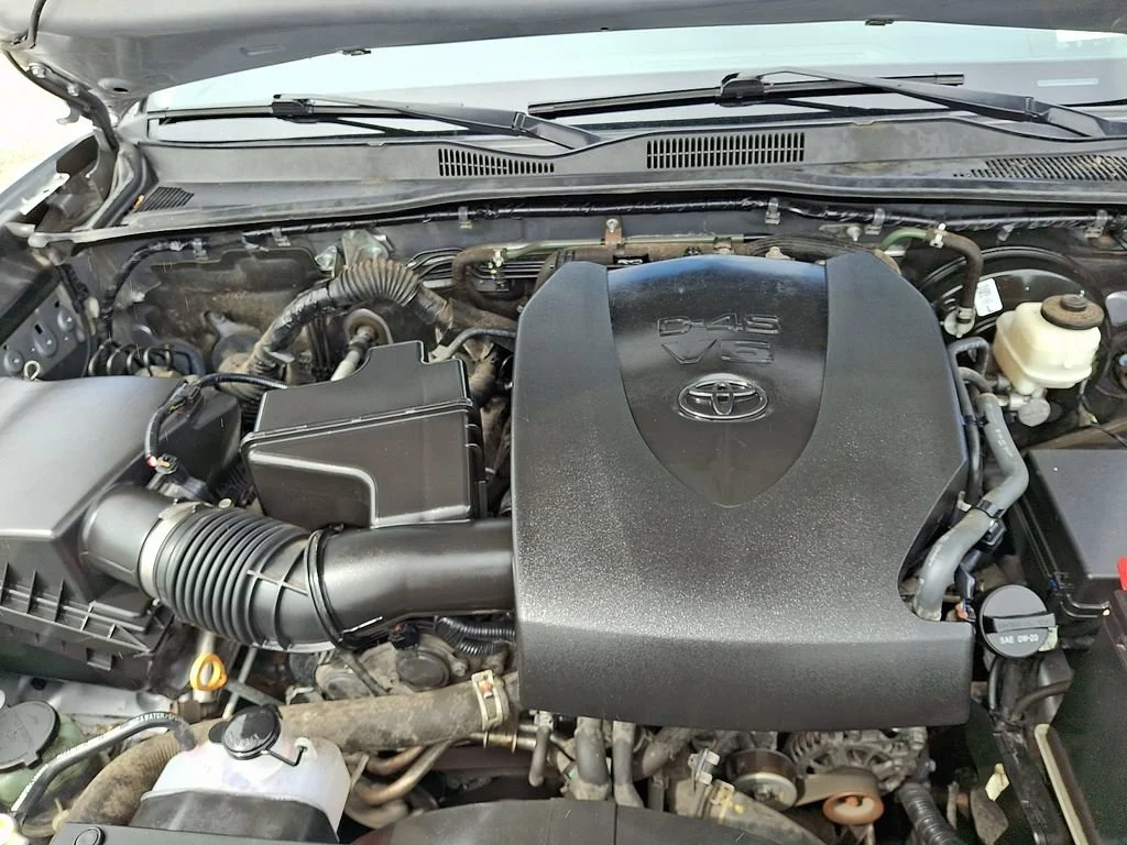 Used 2020 Silver Sky Metallic Toyota SR5 image 30