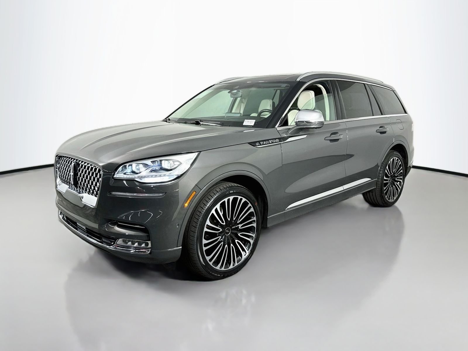 Used 2022 Chroma Caviar Dark Gray Metallic Clearcoat Lincoln Black Label image 2