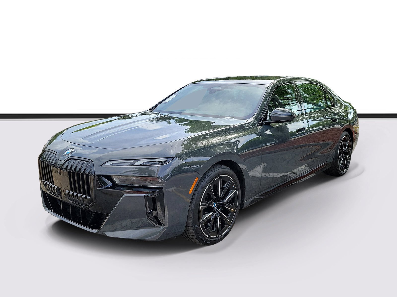 Used 2023 Dravit Grey Metallic BMW 760i xDrive image 2