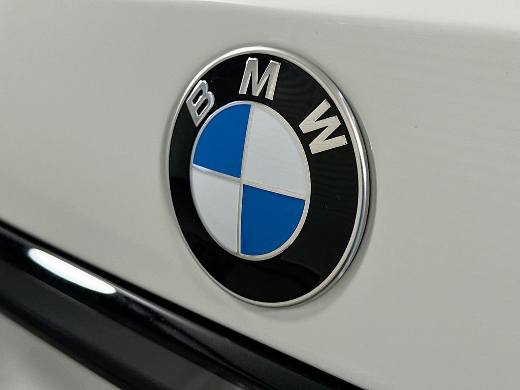New 2027 Alpine White BMW xDrive40i image 22