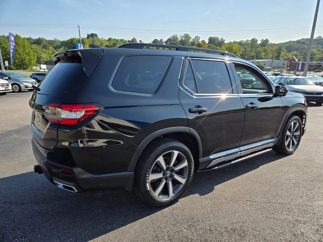 Used 2023 Black Honda Touring image 8