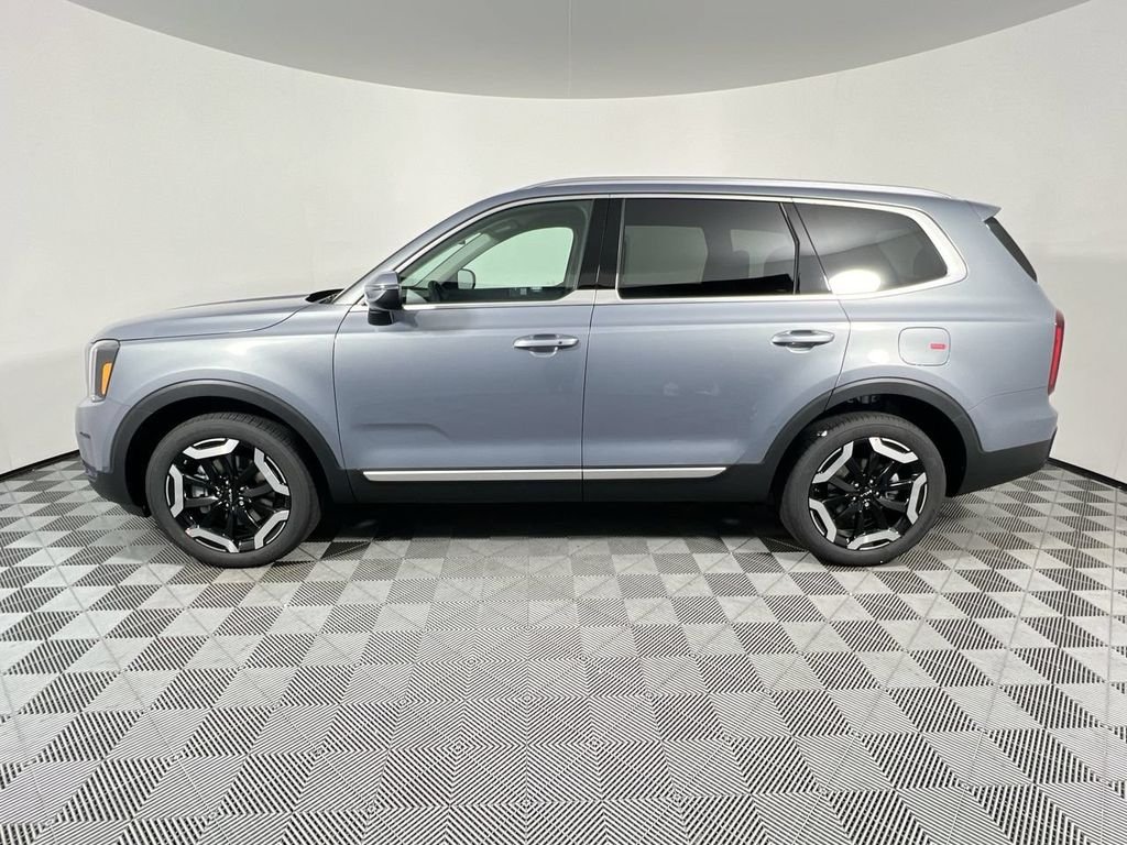 Certified Used 2023 Silver Kia EX image 6