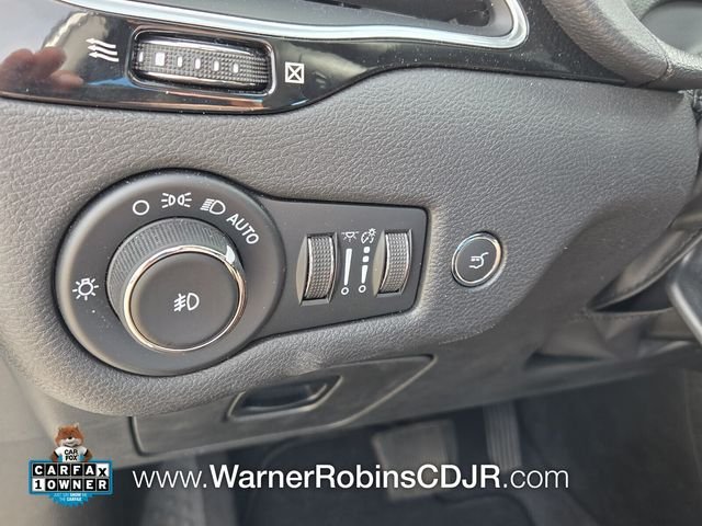Used 2023 White Jeep Altitude image 30