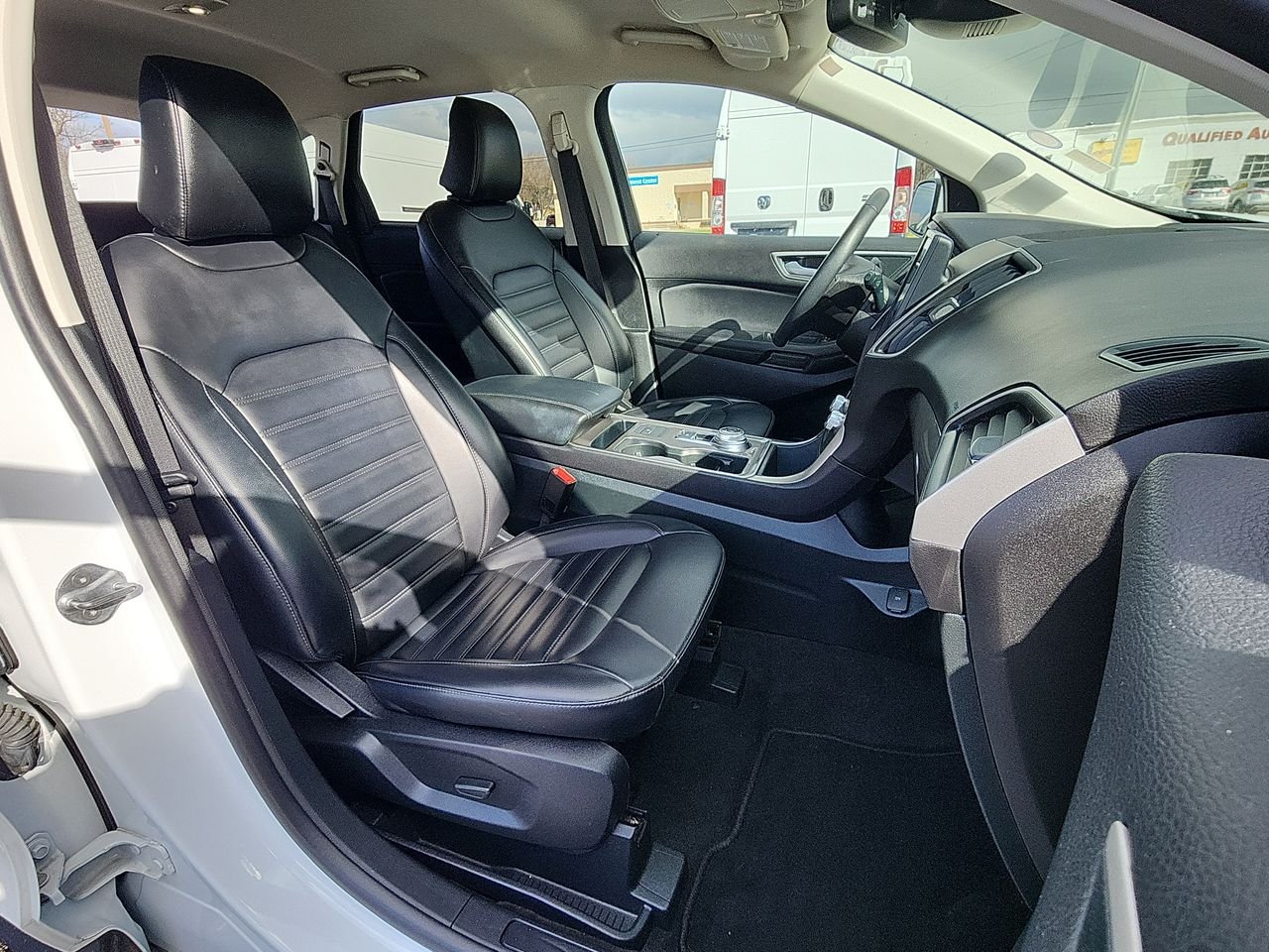 Used 2024 Oxford White Ford SEL image 23