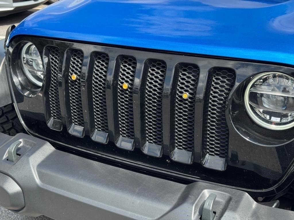 Used 2021  JEEP SPORT image 12