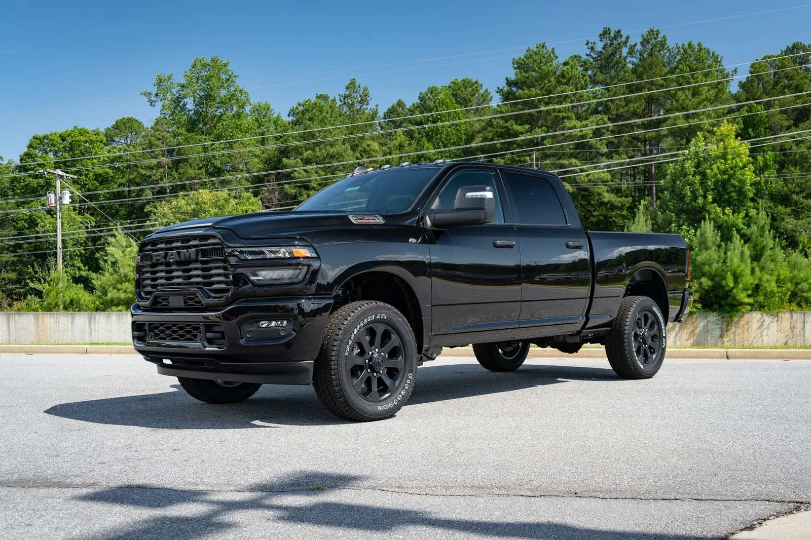New 2026 Diamond Black Crystal Pearl-Coat Exterior Paint RAM Big Horn image 3