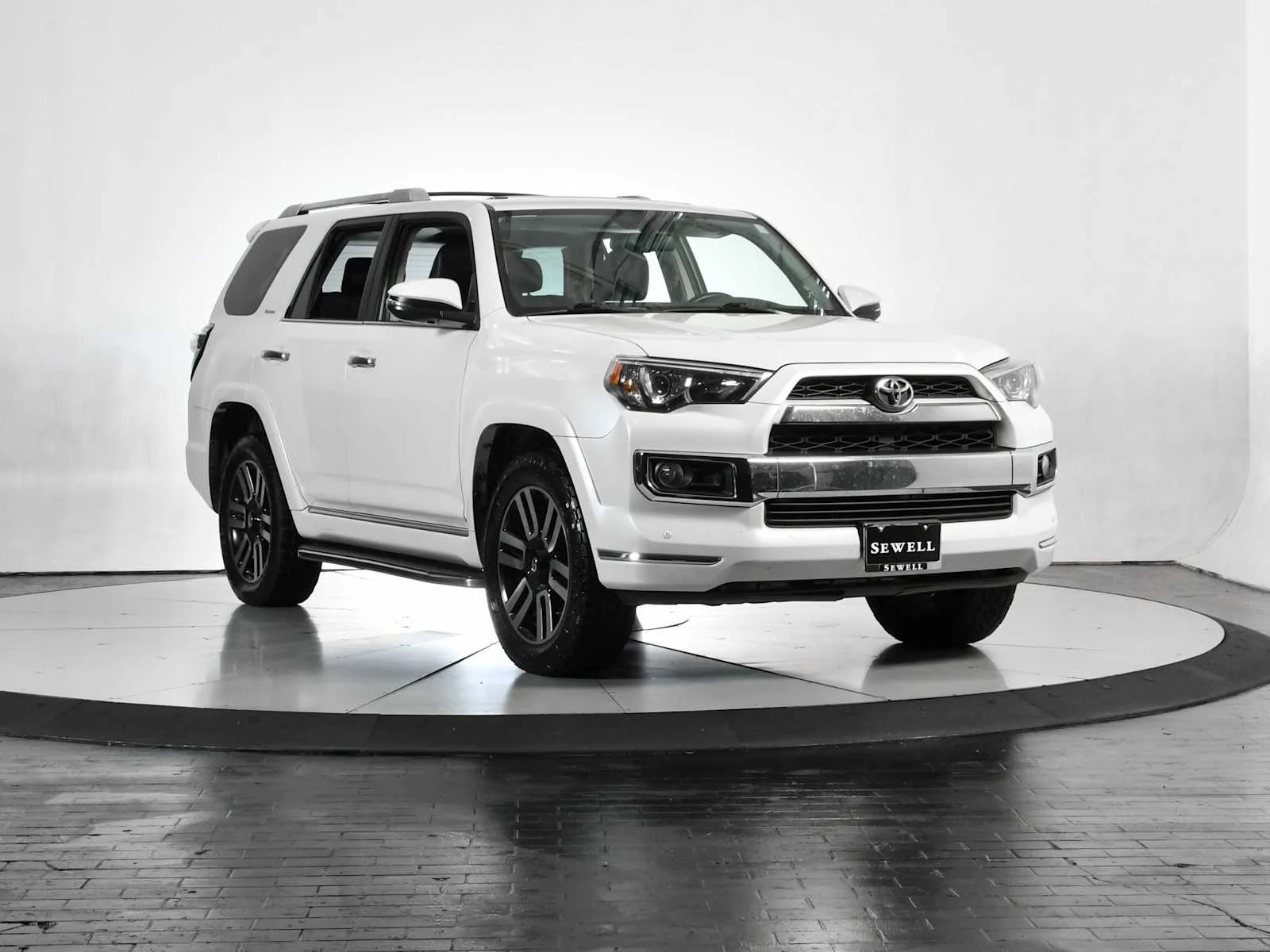 Used 2016 Blizzard Pearl Toyota Limited image 8