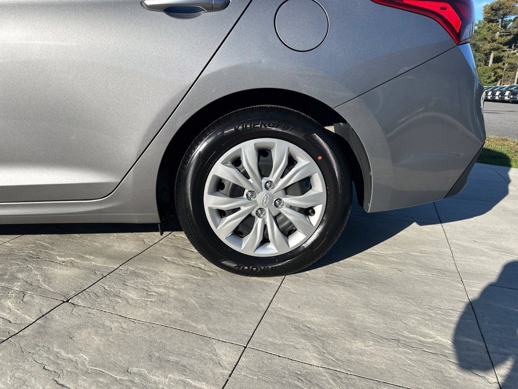 Certified Used 2022 Gray Hyundai SE image 8