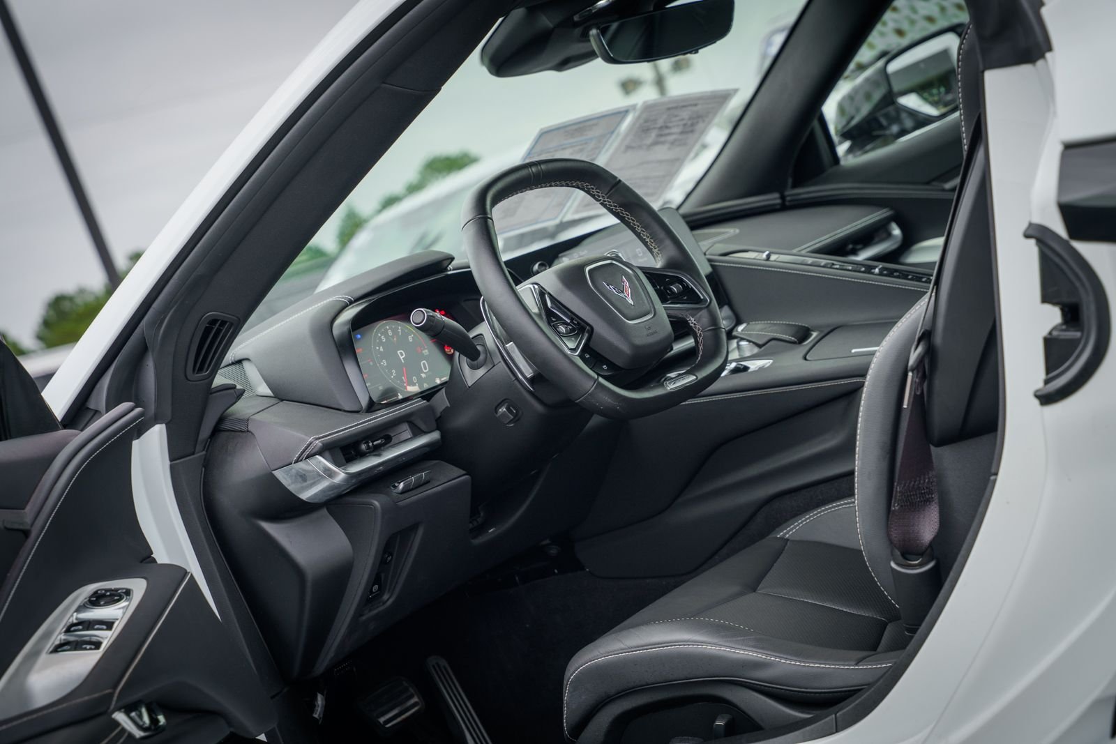 Used 2024 White Chevrolet Z06 image 29