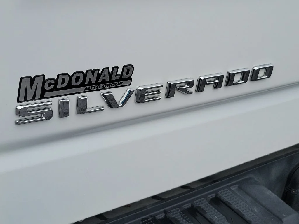 New 2026 Summit White Chevrolet RST image 25