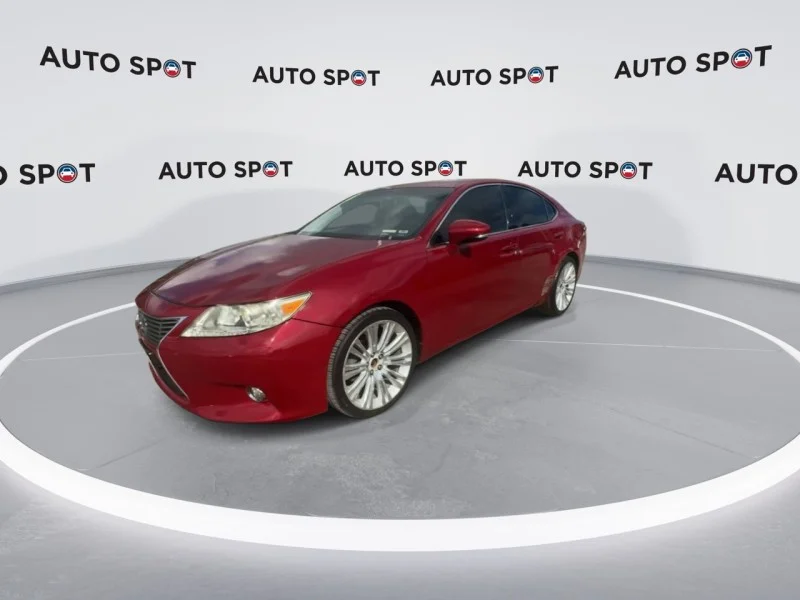 Used 2015 Red Lexus  image 4