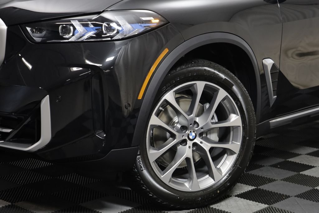 New 2026 Black Sapphire Metallic BMW xDrive40i image 4