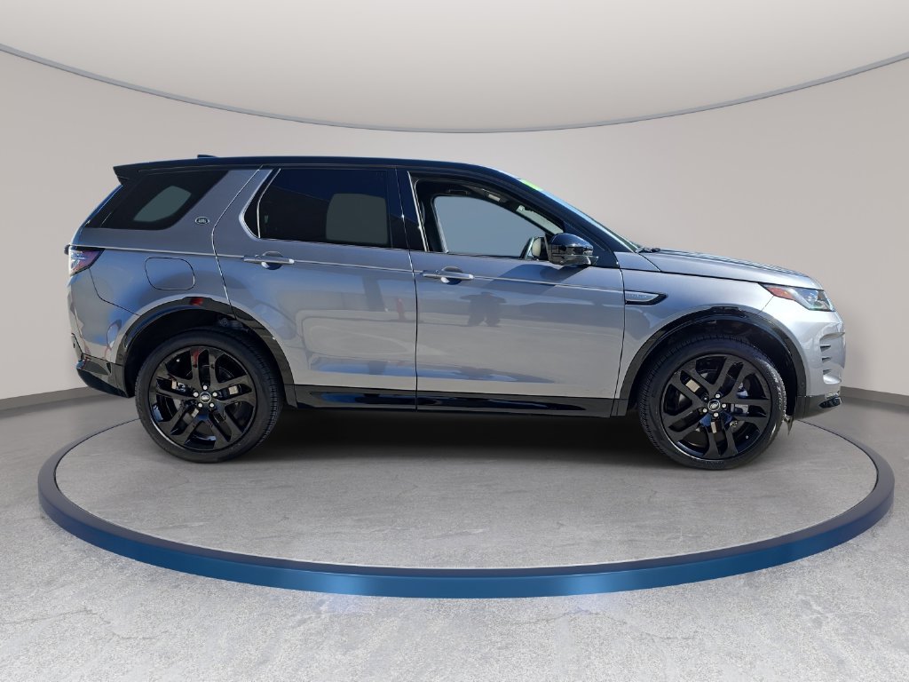 Used 2025 Gray Land Rover SE image 4
