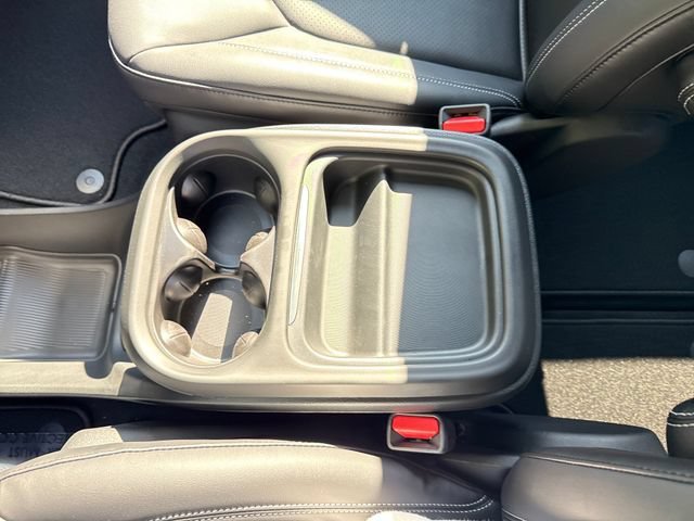 New 2027 Red Hot Pearl-Coat Exterior Paint Chrysler Select image 25