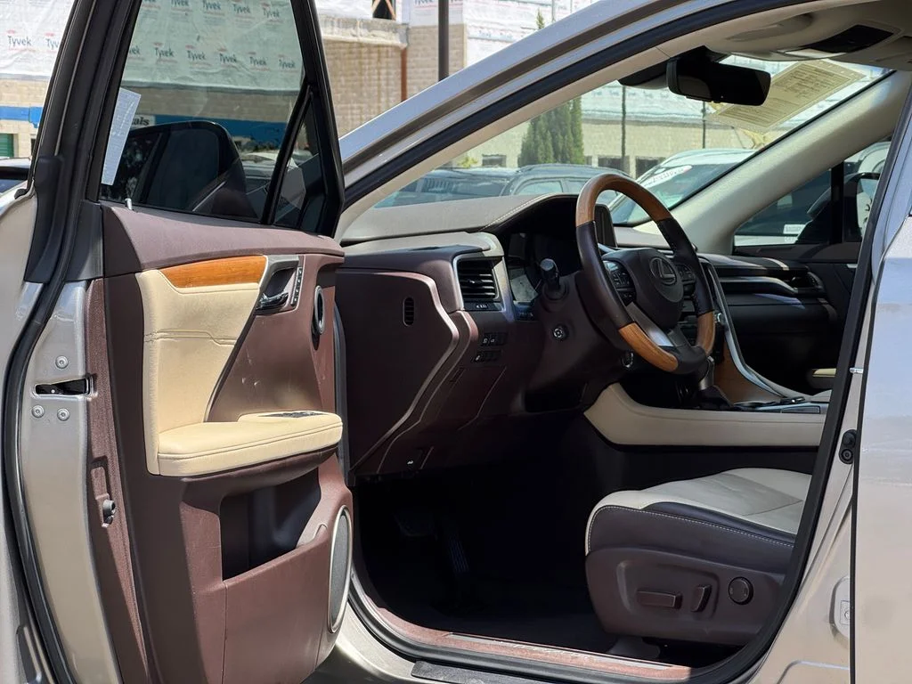 Used 2017 Silver Lexus 350 image 9