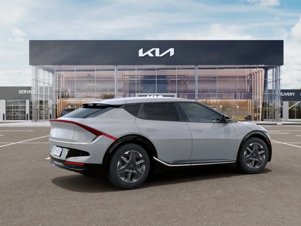 New 2026 Wolf Gray Kia LIGHT image 5
