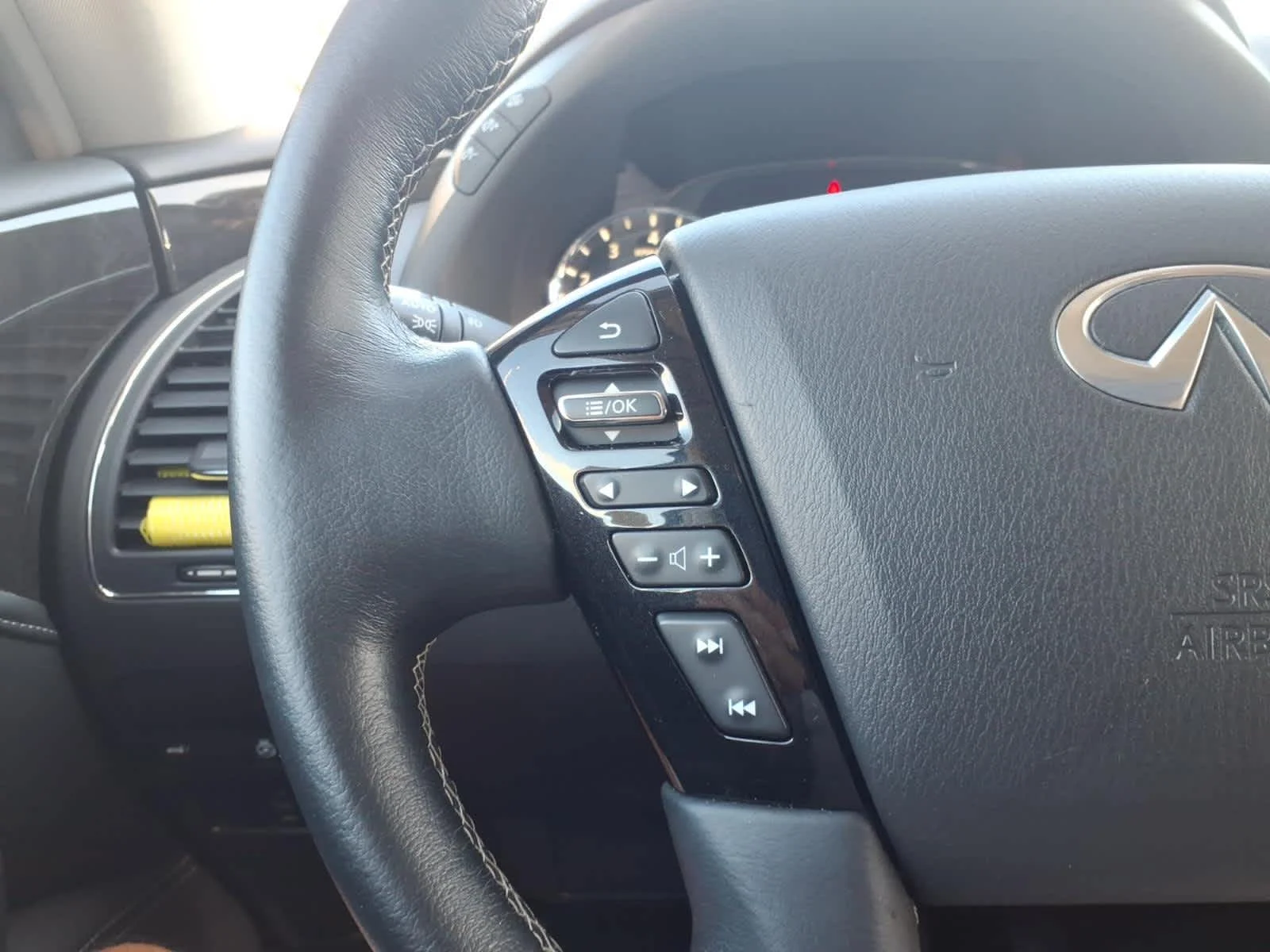 Certified Used 2022 Anthracite Gray INFINITI LUXE image 24