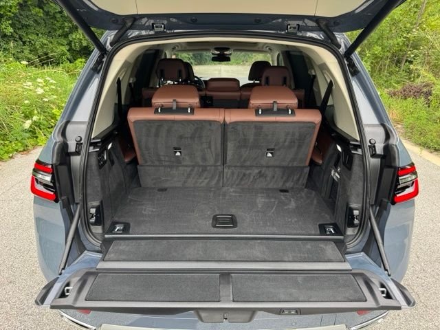 Used 2025 Copper Metallic BMW xDrive40i image 15