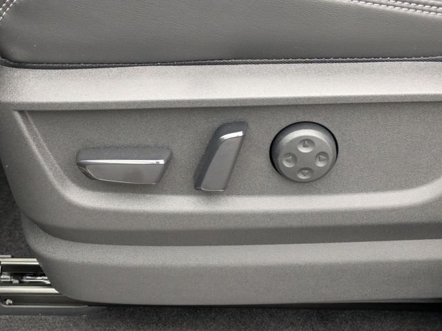 New 2026 BLACK OBSIDIAN INFINITI Luxe 2WD image 21