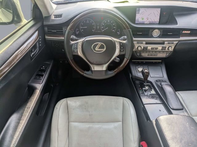 Used 2014  Lexus 350 image 15