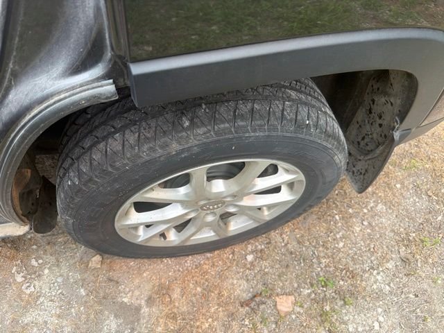 Used 2015 Gray Jeep Latitude image 10