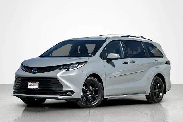 2025 Toyota Sienna Woodland Edition