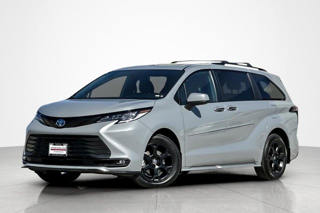 2025 Toyota Sienna Woodland Edition
