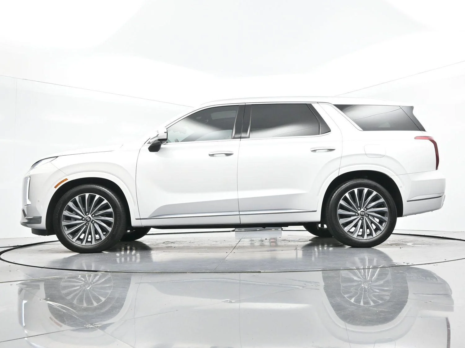 Used 2024 Hyper White Hyundai Calligraphy image 48