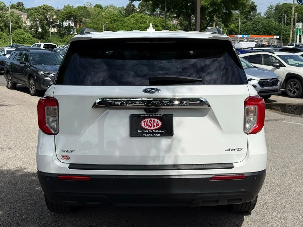 Used 2023 White Ford XLT image 9