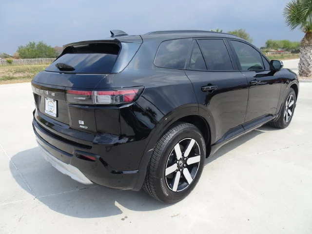 New 2026 Raven Black Honda Touring image 4