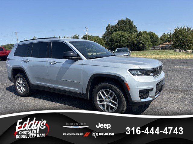 Used 2025 Silver Zynith Jeep Laredo image 1