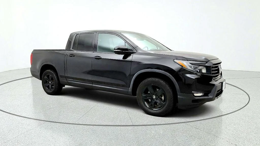 Used 2023 Crystal Black Pearl Honda Black Edition AWD image 3