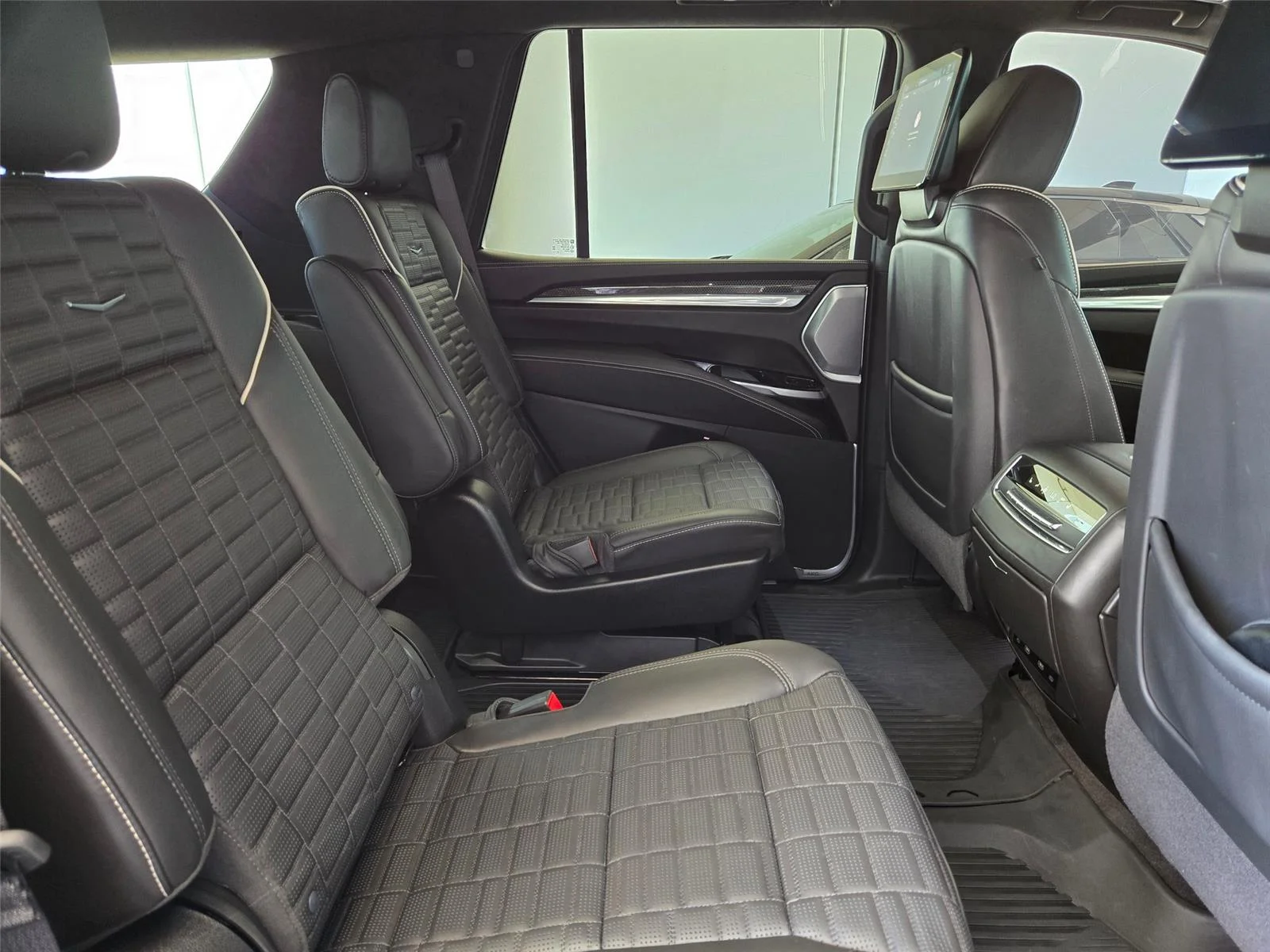 Used 2026 Aegean Stone Cadillac AWD V-Series image 31