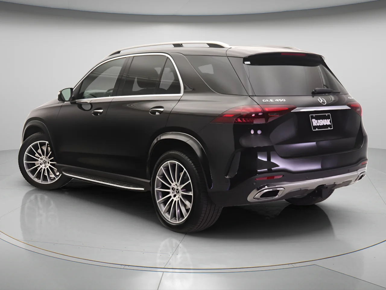 New 2026 Obsidian Black Metallic Mercedes-Benz 450 4MATIC® image 2